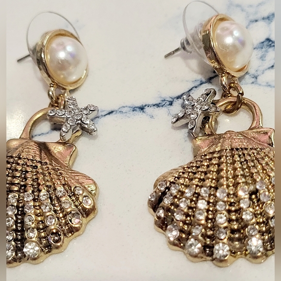 Seashell and starfish dangle earrings - Picture 3 of 7